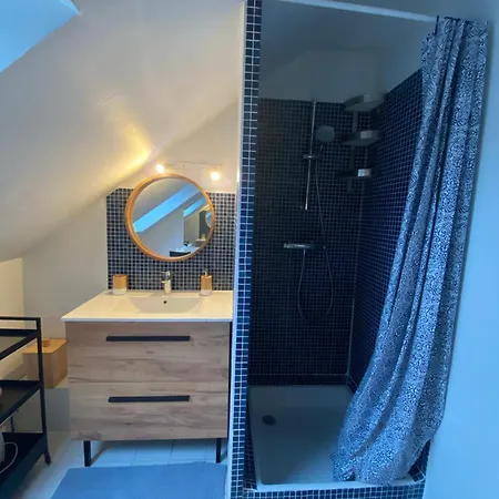 Champ Lez Guest house *