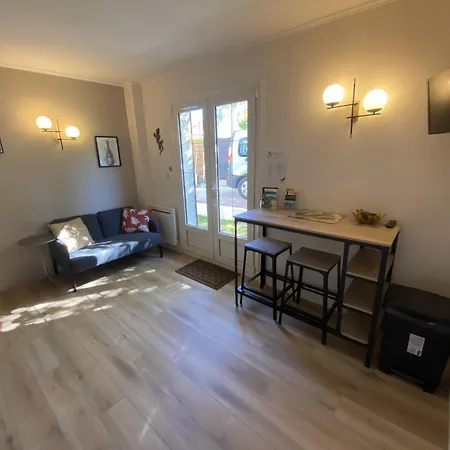 Champ Lez Guest house Reims