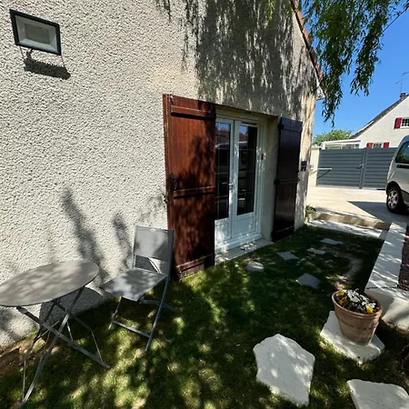 Champ Lez Guest house